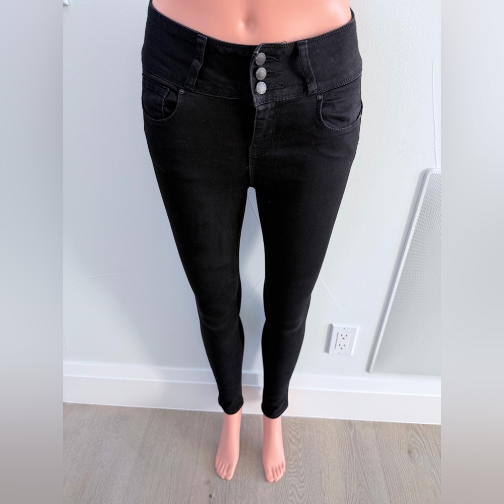 Stretchy mid-rise skinny jeans with a push-up fit size 0. 75% cotton